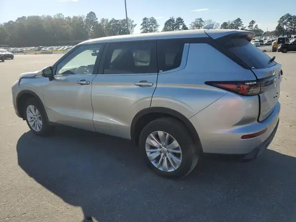 JA4J4UA8XSZ032810 2025 MITSUBISHI OUTLANDER - Image 2