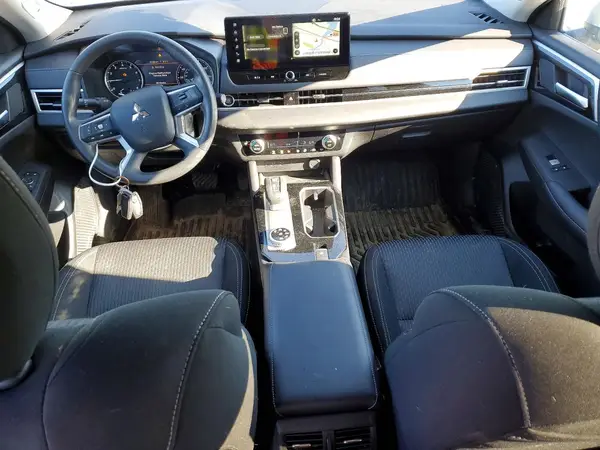 JA4J4UAB1TZ010966 2026 MITSUBISHI OUTLANDER - Image 8