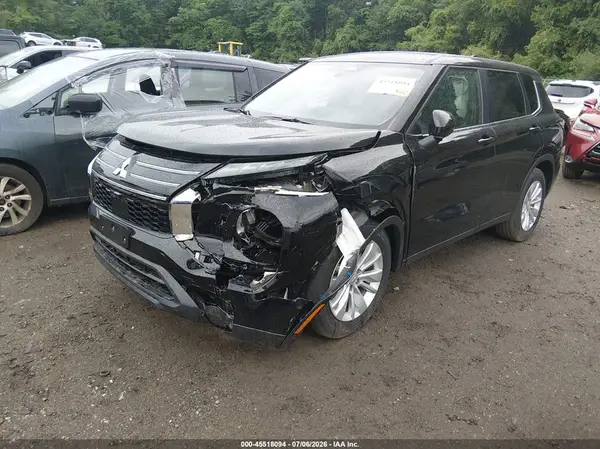 JA4J4UAB4TZ026689 2026 MITSUBISHI OUTLANDER - Image 2