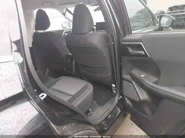 JA4J4UAB4TZ026689 2026 MITSUBISHI OUTLANDER - Image 8