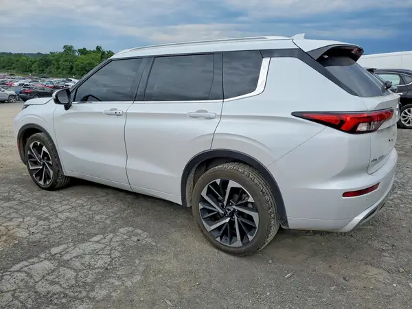 JA4J4VA80NZ005013 2022 MITSUBISHI OUTLANDER - Image 2