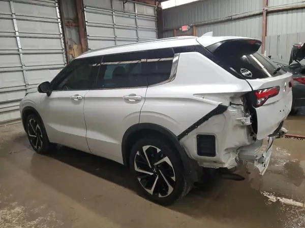 JA4J4VA80NZ076213 2022 MITSUBISHI OUTLANDER - Image 2
