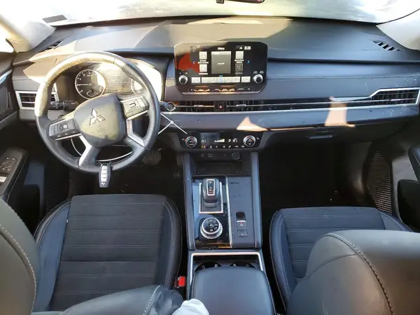 JA4J4VA80RZ048966 2024 MITSUBISHI OUTLANDER - Image 8