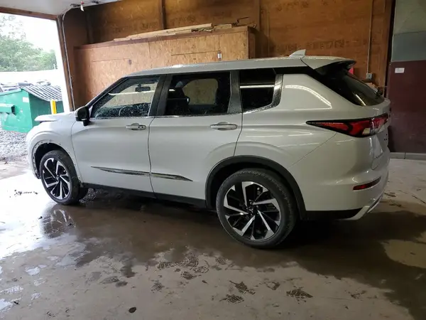 JA4J4VA80RZ054668 2024 MITSUBISHI OUTLANDER - Image 2