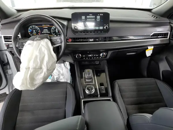 JA4J4VA80RZ076783 2024 MITSUBISHI OUTLANDER - Image 8