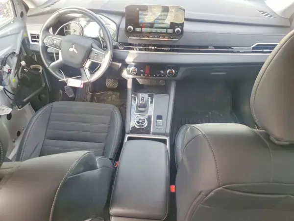JA4J4VA80RZ082406 2024 MITSUBISHI OUTLANDER - Image 8