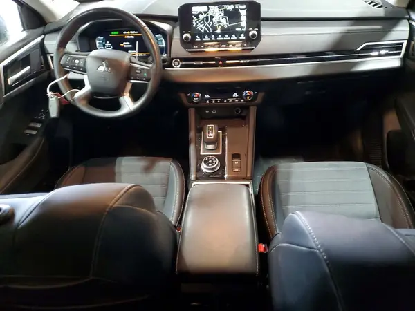 JA4J4VA80RZ086875 2024 MITSUBISHI OUTLANDER - Image 8