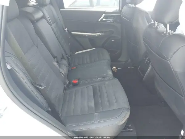 JA4J4VA80SZ028643 2025 MITSUBISHI OUTLANDER - Image 8