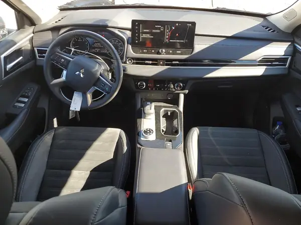 JA4J4VA80SZ037312 2025 MITSUBISHI OUTLANDER - Image 8