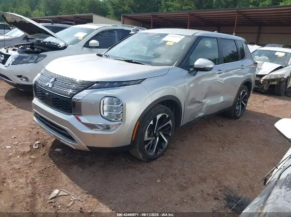 JA4J4VA81RZ037698 2024 MITSUBISHI OUTLANDER - Image 2