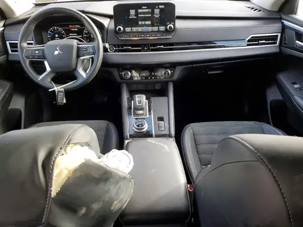 JA4J4VA81RZ063623 2024 MITSUBISHI OUTLANDER - Image 8