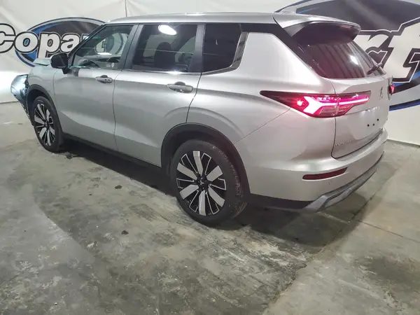 JA4J4VA81SZ016498 2025 MITSUBISHI OUTLANDER - Image 2