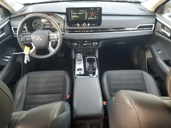 JA4J4VA81SZ016498 2025 MITSUBISHI OUTLANDER - Image 8