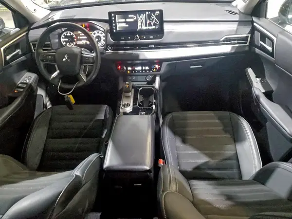 JA4J4VA81SZ034354 2025 MITSUBISHI OUTLANDER - Image 8