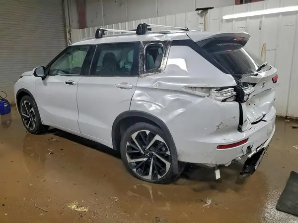JA4J4VA82NJ087485 2022 MITSUBISHI OUTLANDER - Image 2