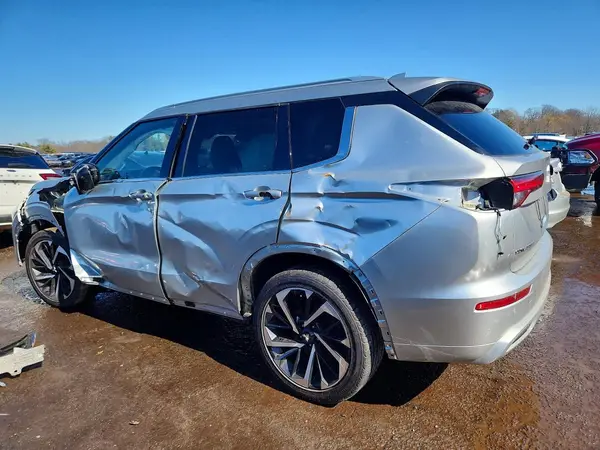 JA4J4VA82NZ007832 2022 MITSUBISHI OUTLANDER - Image 2