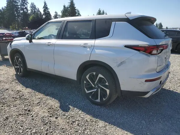 JA4J4VA82RZ010123 2024 MITSUBISHI OUTLANDER - Image 2