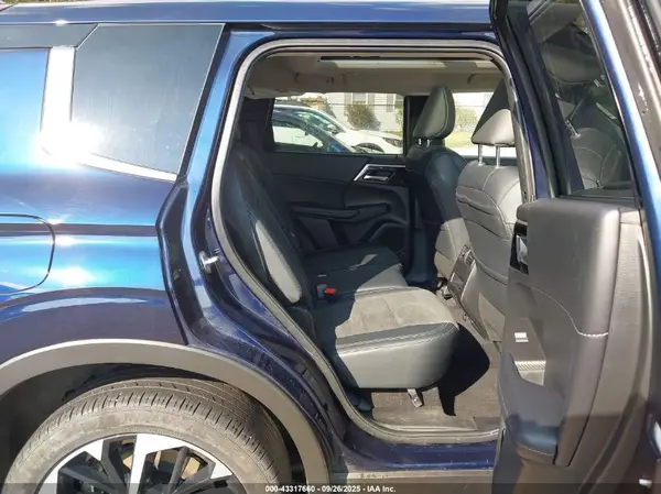 JA4J4VA82RZ013345 2024 MITSUBISHI OUTLANDER - Image 8