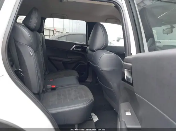 JA4J4VA82RZ026614 2024 MITSUBISHI OUTLANDER - Image 8