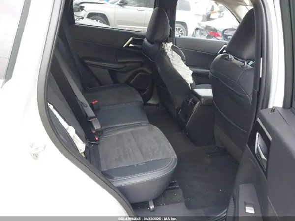 JA4J4VA82RZ032400 2024 MITSUBISHI OUTLANDER - Image 8