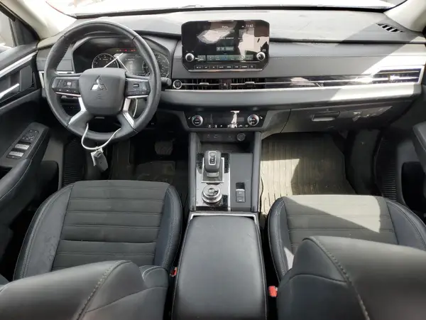 JA4J4VA82RZ041243 2024 MITSUBISHI OUTLANDER - Image 8