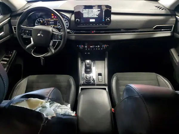 JA4J4VA82RZ042201 2024 MITSUBISHI OUTLANDER - Image 8