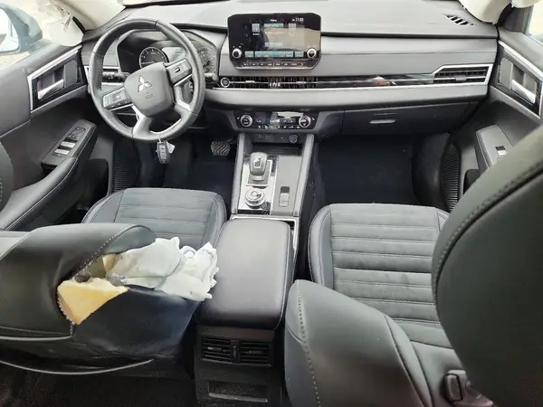 JA4J4VA82RZ054414 2024 MITSUBISHI OUTLANDER - Image 8