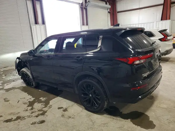 JA4J4VA82RZ056132 2024 MITSUBISHI OUTLANDER - Image 2