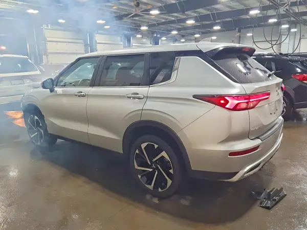 JA4J4VA82RZ073741 2024 MITSUBISHI OUTLANDER - Image 2