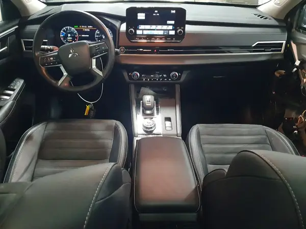 JA4J4VA82RZ073741 2024 MITSUBISHI OUTLANDER - Image 8