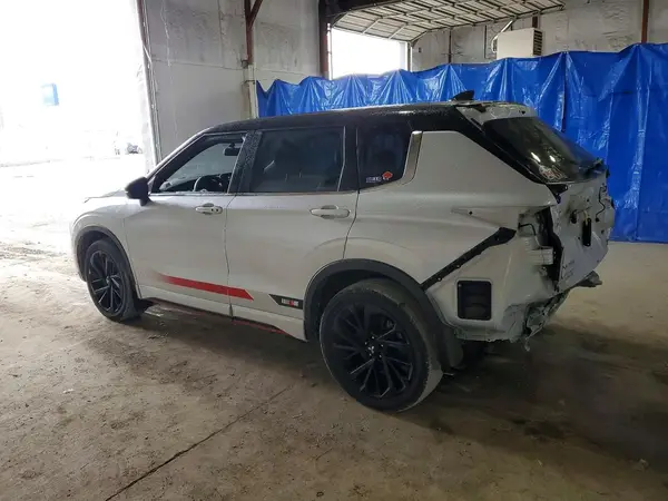 JA4J4VA82RZ077580 2024 MITSUBISHI OUTLANDER - Image 2