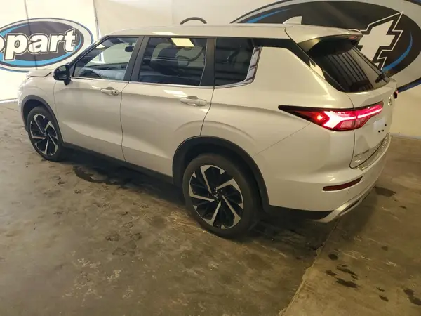 JA4J4VA82RZ084366 2024 MITSUBISHI OUTLANDER - Image 2