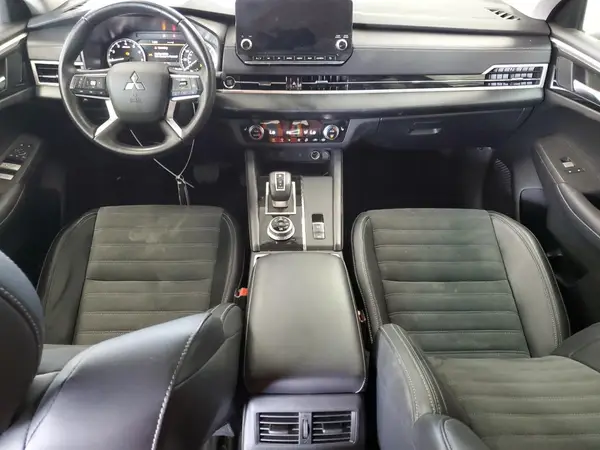 JA4J4VA82RZ084397 2024 MITSUBISHI OUTLANDER - Image 8