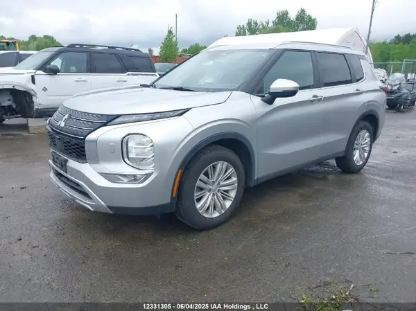 JA4J4VA82RZ626548 2024 MITSUBISHI OUTLANDER - Image 2