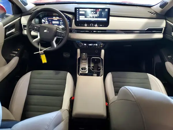 JA4J4VA82SZ013738 2025 MITSUBISHI OUTLANDER - Image 8