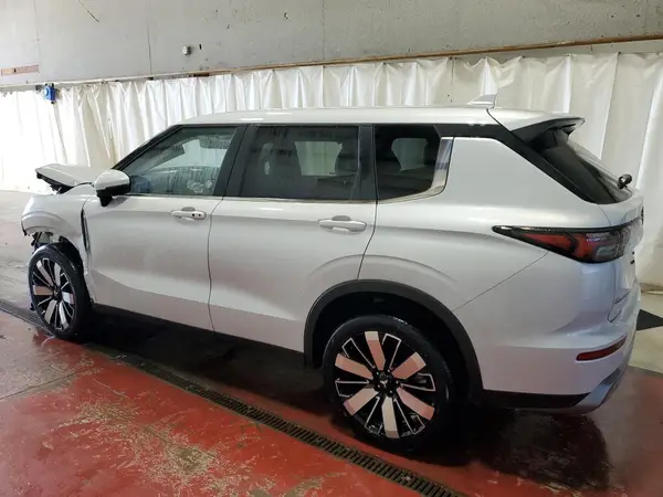 JA4J4VA82SZ016221 2025 MITSUBISHI OUTLANDER - Image 2