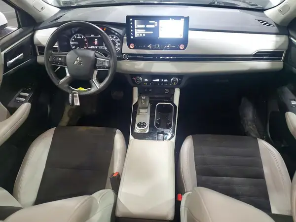 JA4J4VA82SZ016381 2025 MITSUBISHI OUTLANDER - Image 8