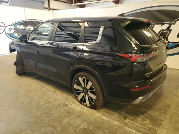 JA4J4VA82SZ016445 2025 MITSUBISHI OUTLANDER - Image 2
