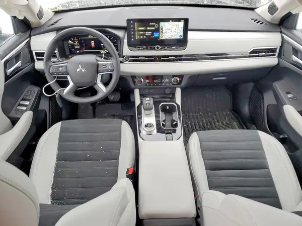 JA4J4VA82SZ026067 2025 MITSUBISHI OUTLANDER - Image 8