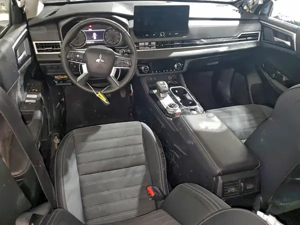 JA4J4VA82SZ048439 2025 MITSUBISHI OUTLANDER - Image 8