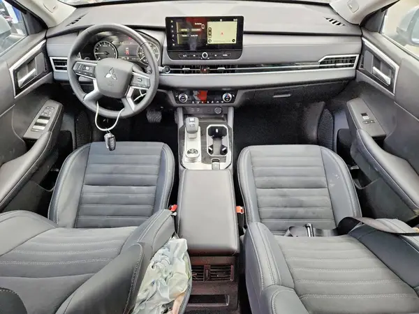 JA4J4VA82SZ059652 2025 MITSUBISHI OUTLANDER - Image 8