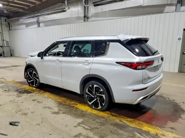 JA4J4VA83PZ020947 2023 MITSUBISHI OUTLANDER - Image 2
