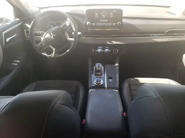 JA4J4VA83RZ011555 2024 MITSUBISHI OUTLANDER - Image 8