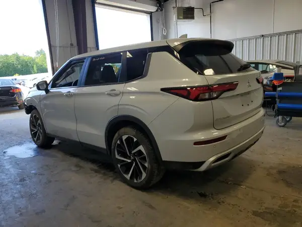 JA4J4VA83RZ044958 2024 MITSUBISHI OUTLANDER - Image 2