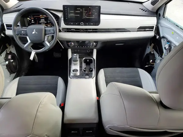 JA4J4VA83SZ016552 2025 MITSUBISHI OUTLANDER - Image 8