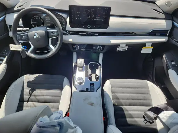 JA4J4VA83SZ023534 2025 MITSUBISHI OUTLANDER - Image 8