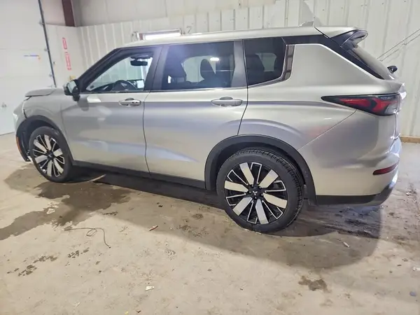JA4J4VA83SZ031147 2025 MITSUBISHI OUTLANDER - Image 2