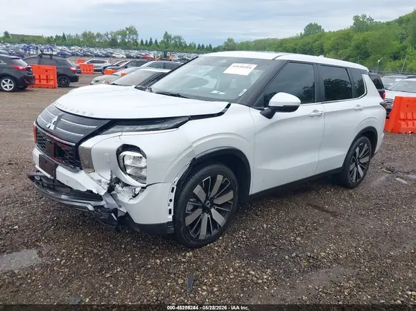 JA4J4VA83SZ031827 2025 MITSUBISHI OUTLANDER - Image 2