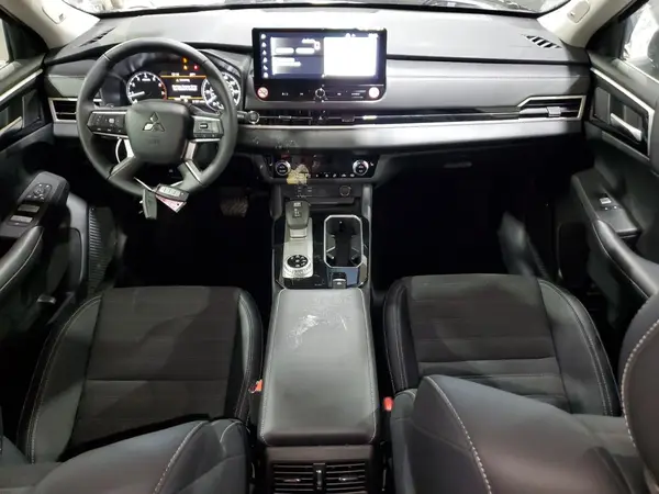 JA4J4VA83SZ032752 2025 MITSUBISHI OUTLANDER - Image 8