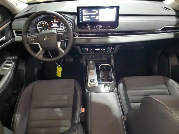 JA4J4VA83SZ033562 2025 MITSUBISHI OUTLANDER - Image 8